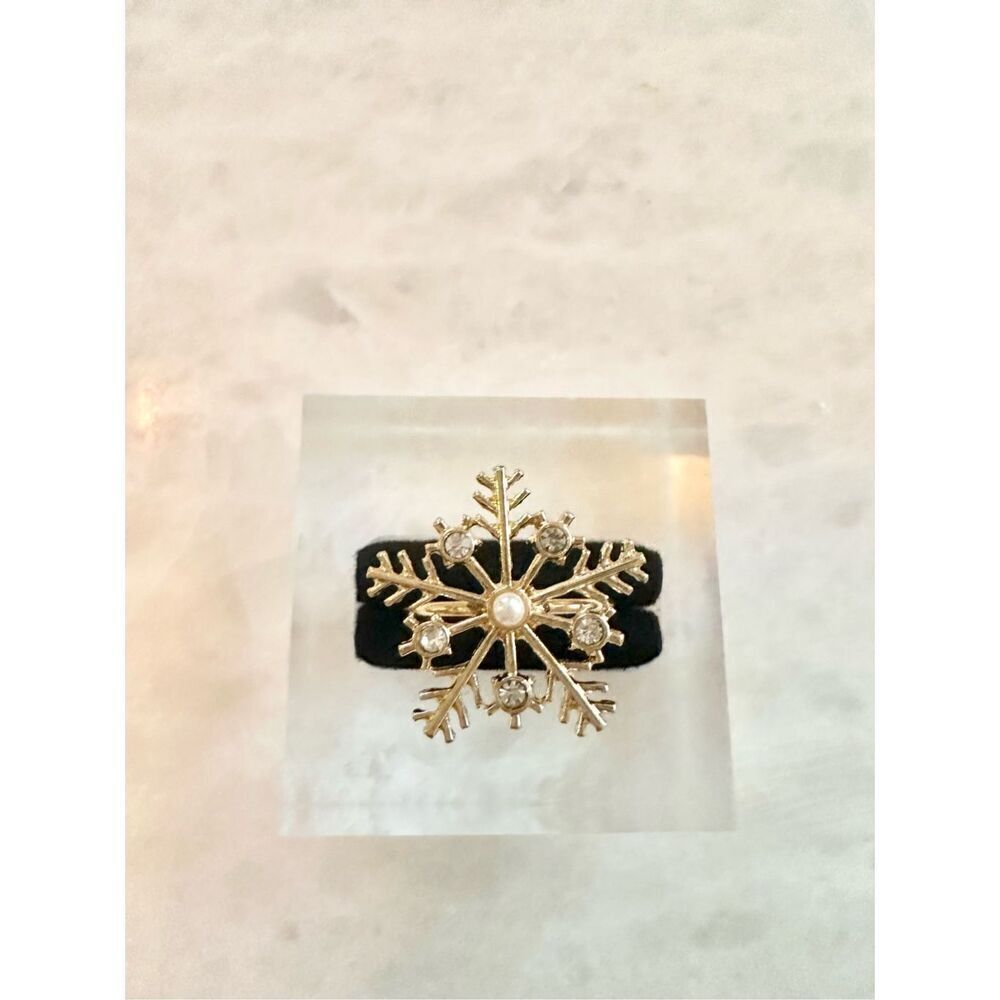 Pearl and rhinestone snowflake adjustable ring
